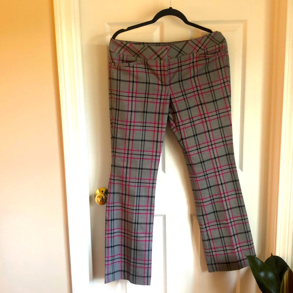 NEw York and Company Gray and Pink Plaid Pants 10 petite